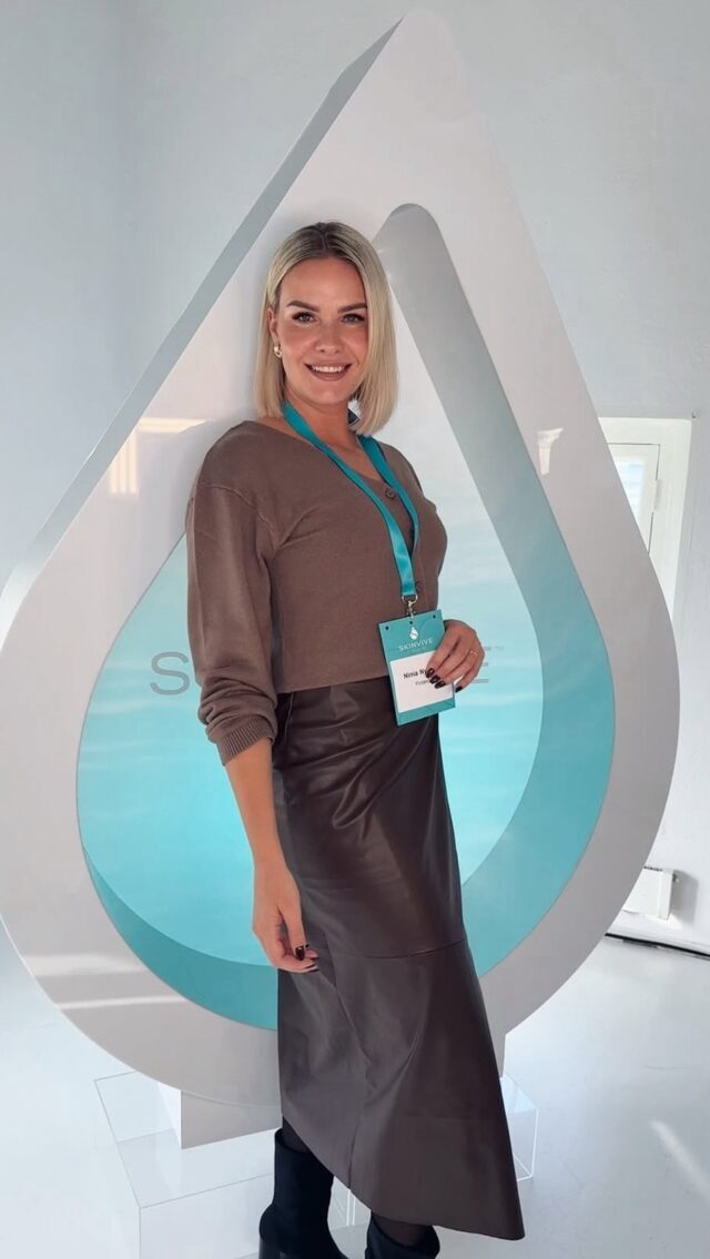 TOTTA VAI TARUA?Sairaanhoitajamme @firm.ninia käy läpi botox- ja täyteainehoitoihin liittyviä sitkeitä uskomuksia ja oikaisee yleisiä väärinkäsityksiä.Puhtaasti faktaa, lääketieteelliseen osaamiseen perustuen.
Turvallisuus, harkinta ja luonnollinen lopputulos edellä ✨🤍 FIRMissä hoitoja tekevät aina vain terveydenhuollon kokeneet ammattilaiset — koska kasvoistasi huolehtiminen ansaitsee parasta mahdollista osaamista.#firmmedicalspa #esteettinenhoitolavantaa #ihonhoito #esteettinenhoito #luonnollinenkauneus #täyteainehoidot #huultenmuotoilu #botuliinihoidot #botoxhelsinki