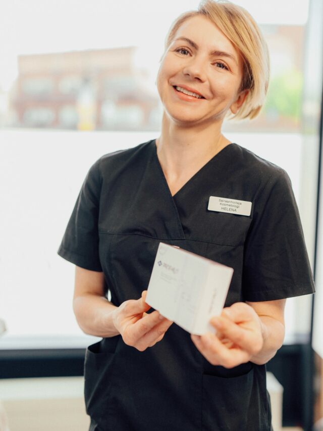 Ei mikään perus kasvohoito✨Firm Medical Spassa sairaanhoitaja Helena tekee hoitoja, joissa yhdistyvät lääketieteellinen tarkkuus, esteettinen silmä ja modernit hoitomenetelmät.Kun haluat ihollesi enemmän kuin hetkellisen hehkun – valitse hoito, joka oikeasti uudistaa.💎 Helenan suosituimmat hoidot:
• ZO Skin Health -kasvohoidot
• Dermapen (ihon uudistamiseen & arville)
• Profhilo (kosteutus, kimmoisuus, glow)
• Kemialliset kuorinnat
• Dermaplaning
• TimanttihiontaHelena suunnittelee jokaisen hoidon yksilöllisesti ihosi tarpeiden mukaan – tavoitteena sileämpi, kirkkaampi ja vahvempi iho, joka näyttää hyvältä myös ilman meikkiä.✨ Jos olet valmis oikeisiin tuloksiin, olet oikeassa paikassa.📍 Firm Medical Spa
📩 Varaa aikasi DM:llä tai ajanvarauksestaIho, joka tuntuu ja näyttää paremmalta. 🤍#firmmedicalspa #medicalspa #skinclinic #sairaanhoitaja #zoskinhealth #dermapen #profhilo #glowup #ihonhoito #kasvohoito #dermaplaning #kemiallinenkuorinta #timanttihionta